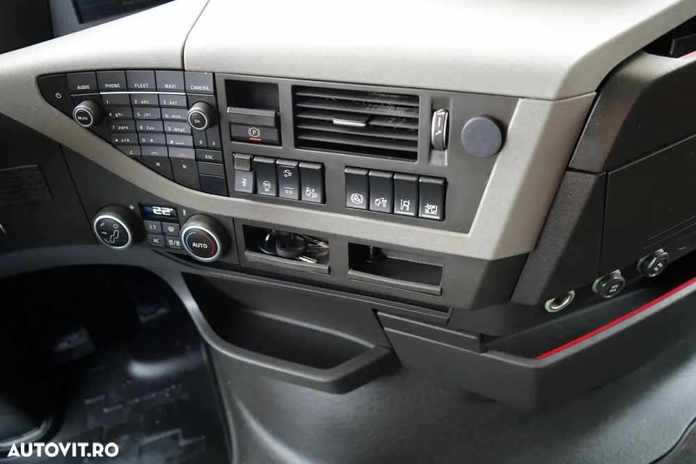 Volvo FH 460 / 7.45 M CORTINĂ / SOLO / I-SAVE / I-PARK COOL / PUNTE RIDICABILĂ ȘI DIRECȚIE / - 31