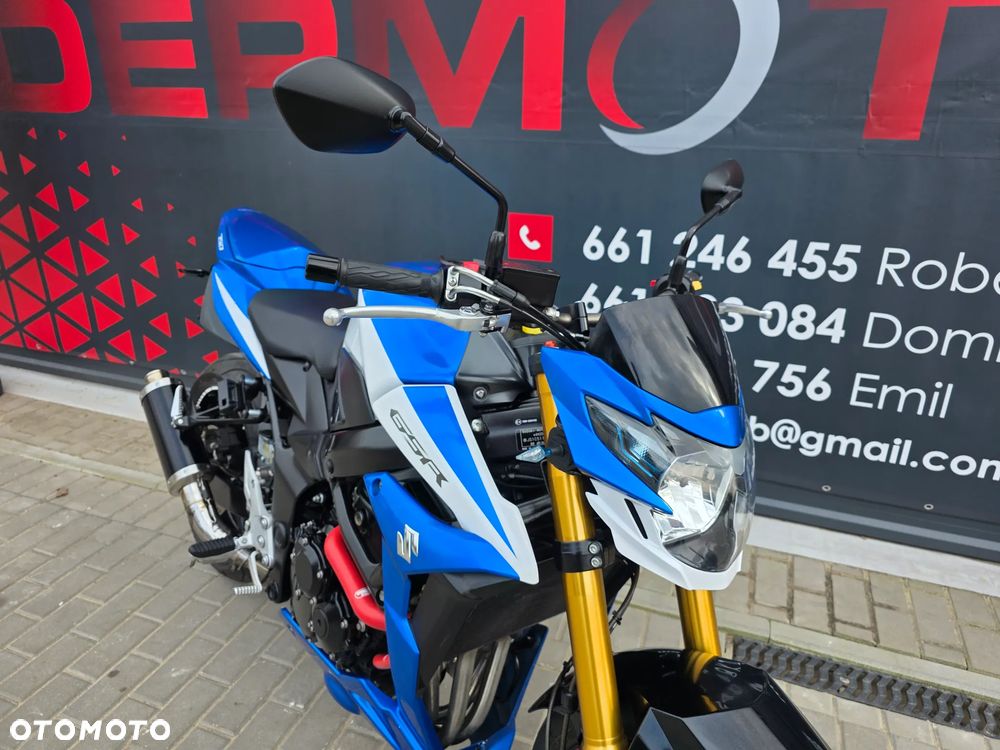 Suzuki GSR - 2