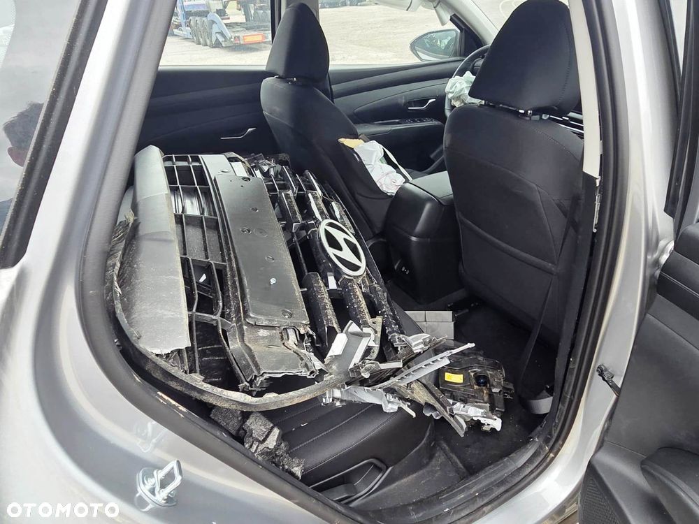 Hyundai Tucson 1.6 T-GDi HEV Executive 2WD - 11