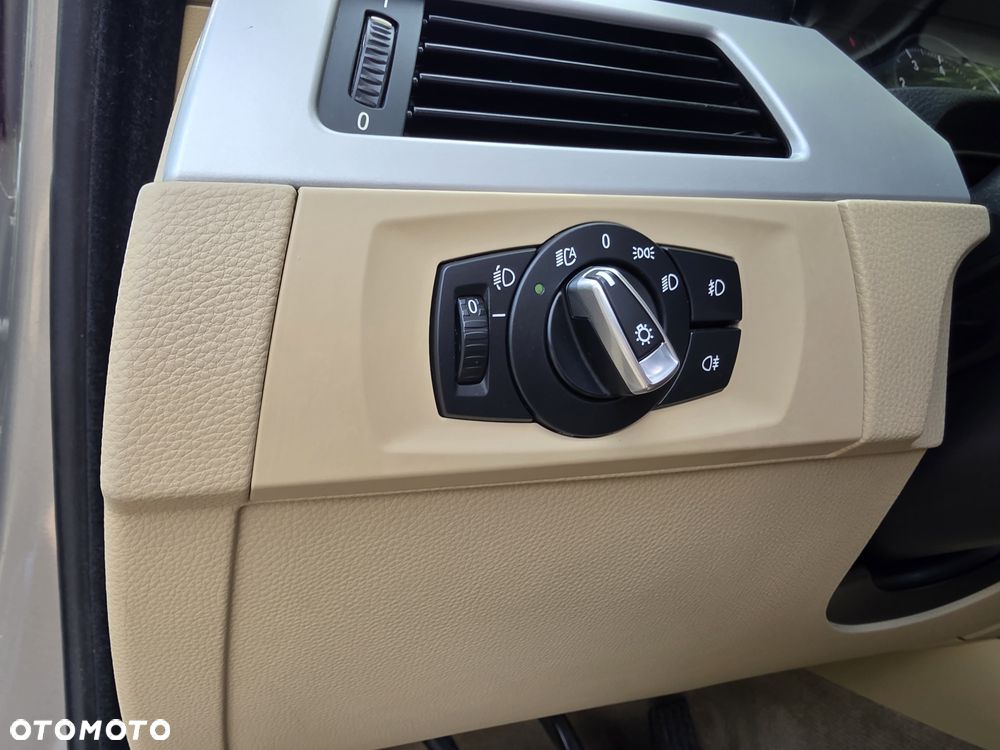 BMW Seria 3 318i - 21