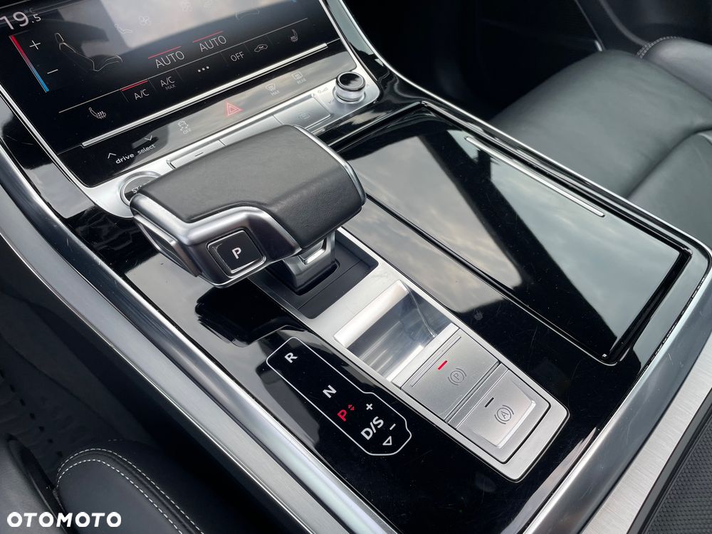 Audi Q7 55 TFSI mHEV Quattro S Line Tiptr - 28