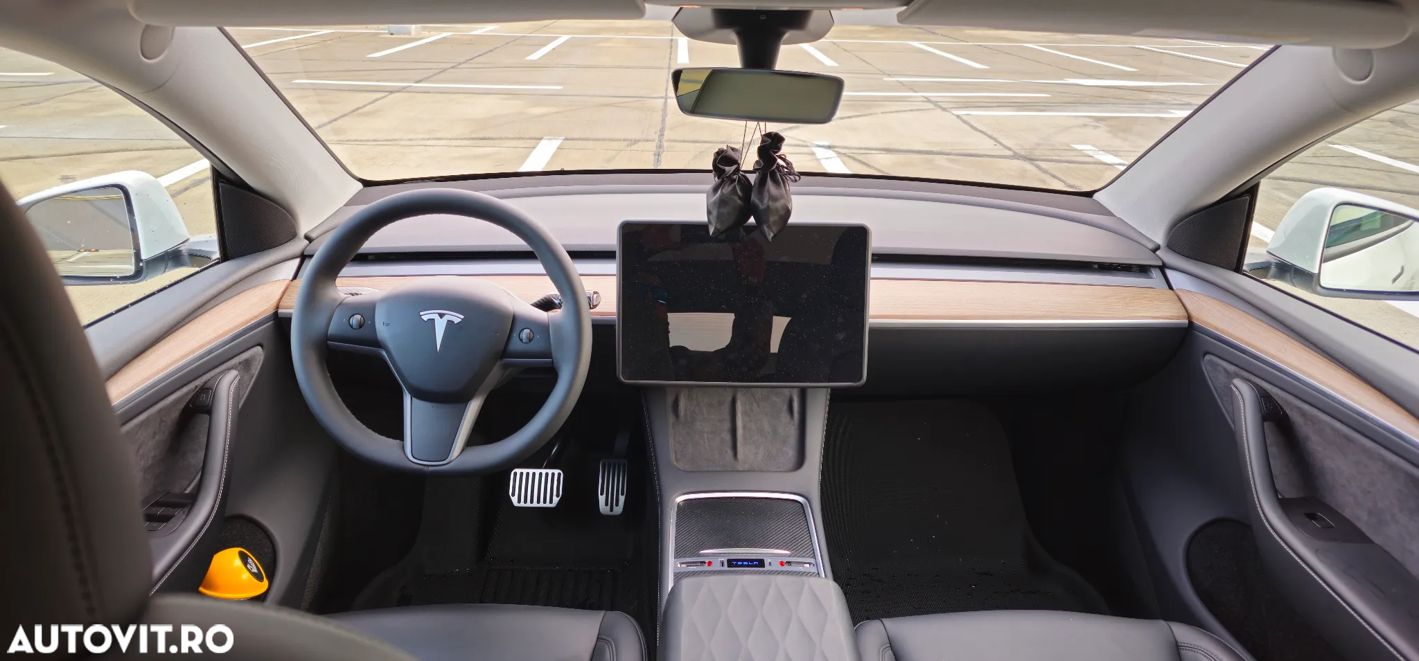 Tesla Model Y - 13