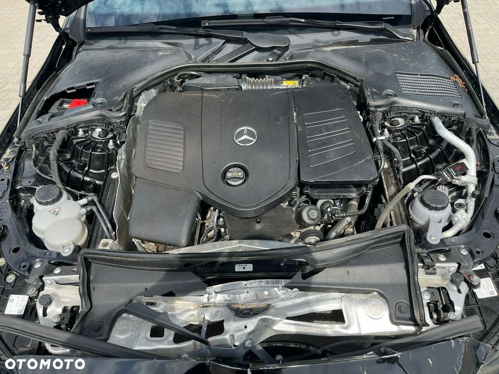 Mercedes-Benz Klasa C 300 4Matic 9G-TRONIC AMG Line - 12