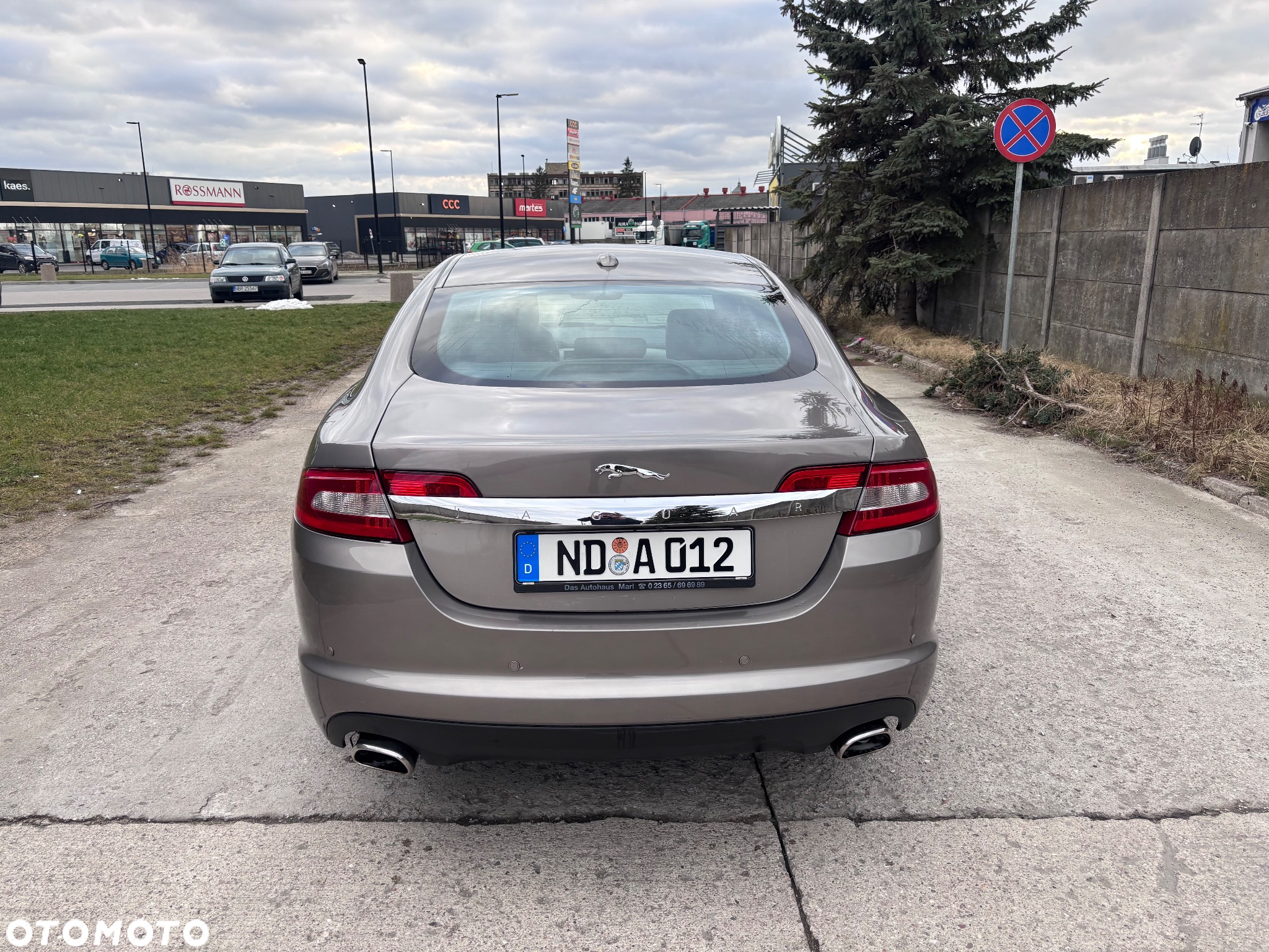 Jaguar XF 3.0 V6 D S Luxury - 4