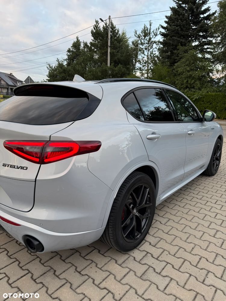 Alfa Romeo Stelvio 2.0 Turbo Veloce Q4 - 22