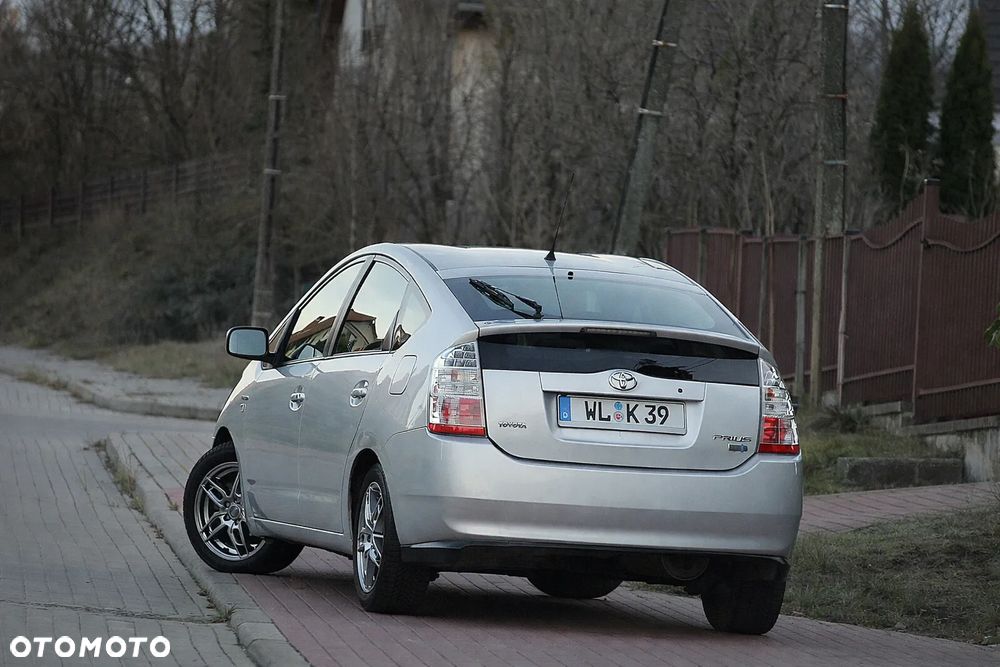 Toyota Prius 1.5 VVT-i Sol (nav) - 2