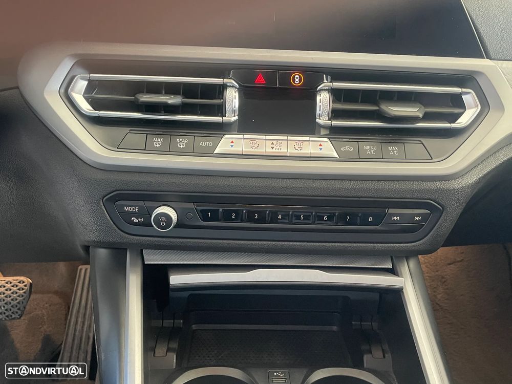 BMW 330 e Auto - 30