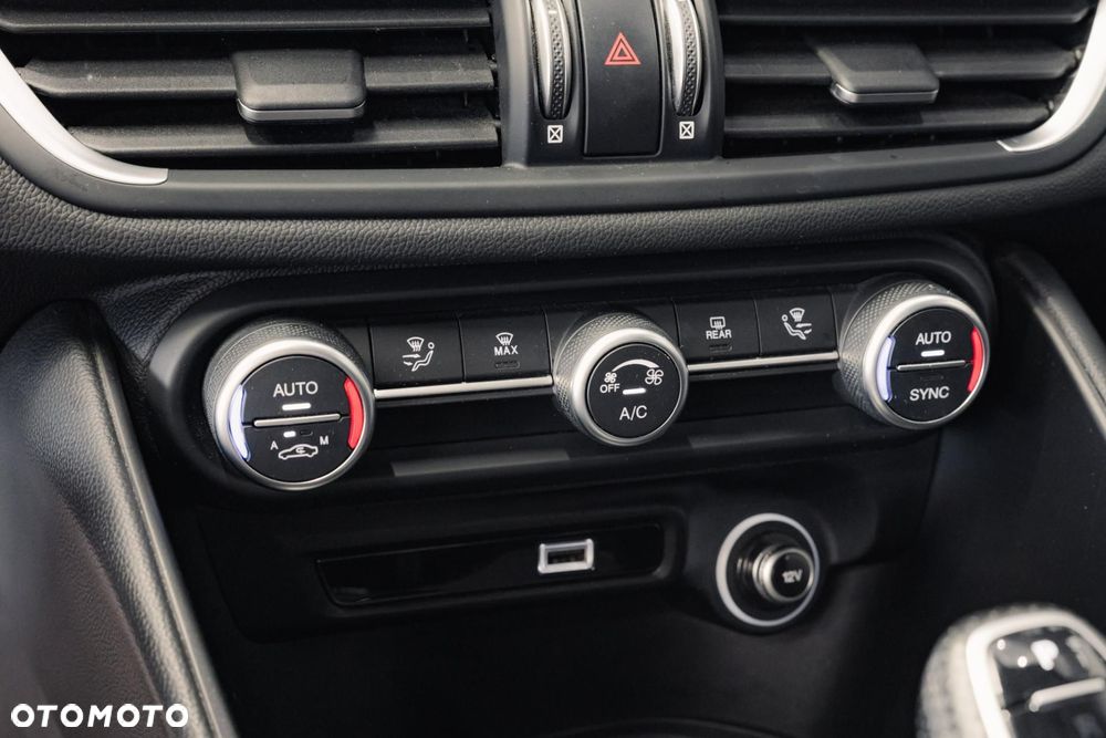 Alfa Romeo Giulia 2.0 Turbo Sprint - 28