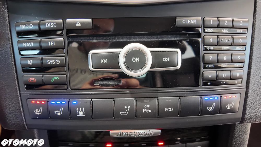 Mercedes-Benz Klasa E 350 CDI DPF BlueEFFICIENCY 7G-TRONIC Avantgarde - 28