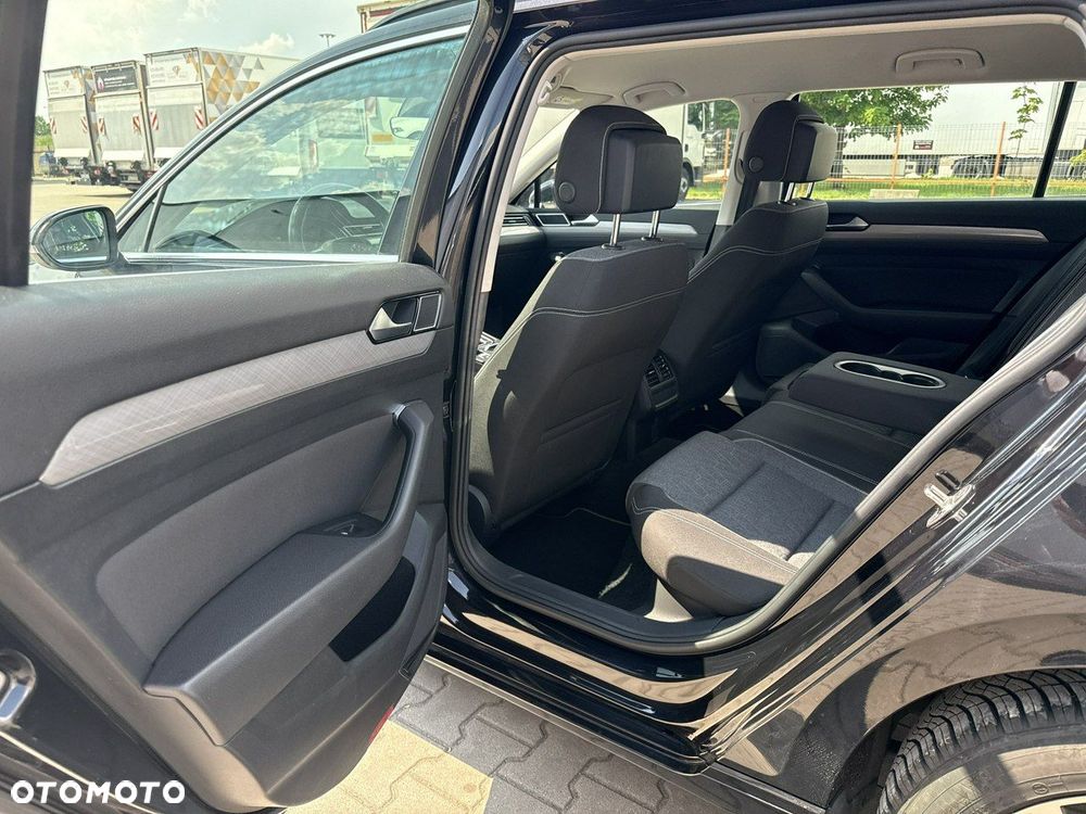 Volkswagen Passat - 14
