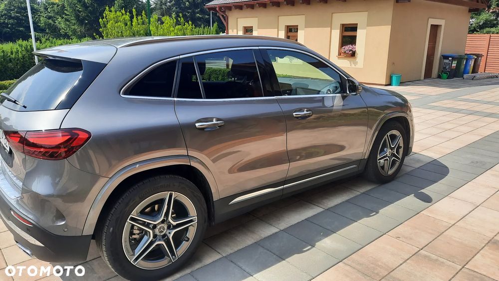 Mercedes-Benz GLA - 4