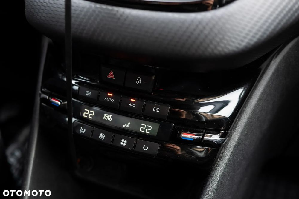 Peugeot 2008 - 22