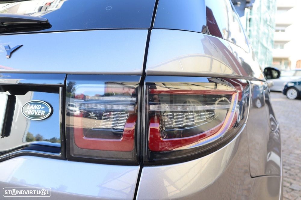 Land Rover Discovery Sport P300e Dynamic HSE - 11