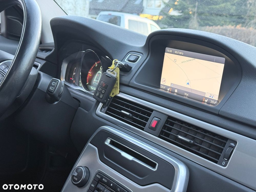 Volvo V70 D2 Momentum - 9