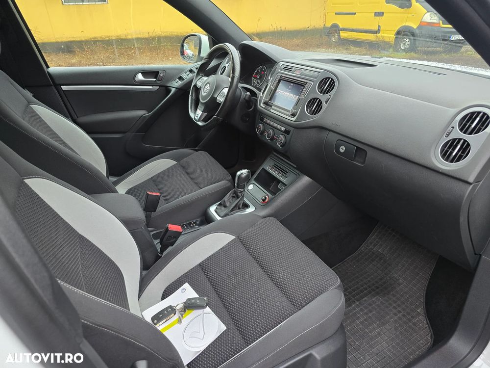 Volkswagen Tiguan - 12