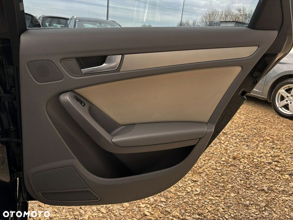 Audi A4 Avant 2.0 TDI DPF Ambiente - 21