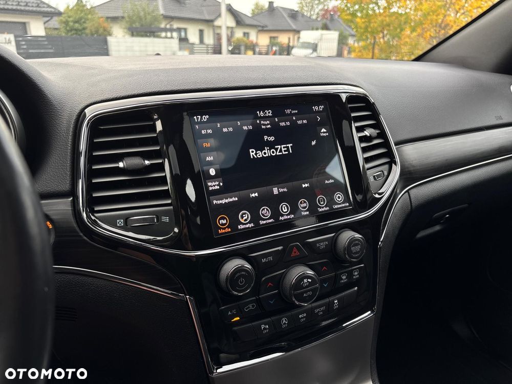 Jeep Grand Cherokee - 19