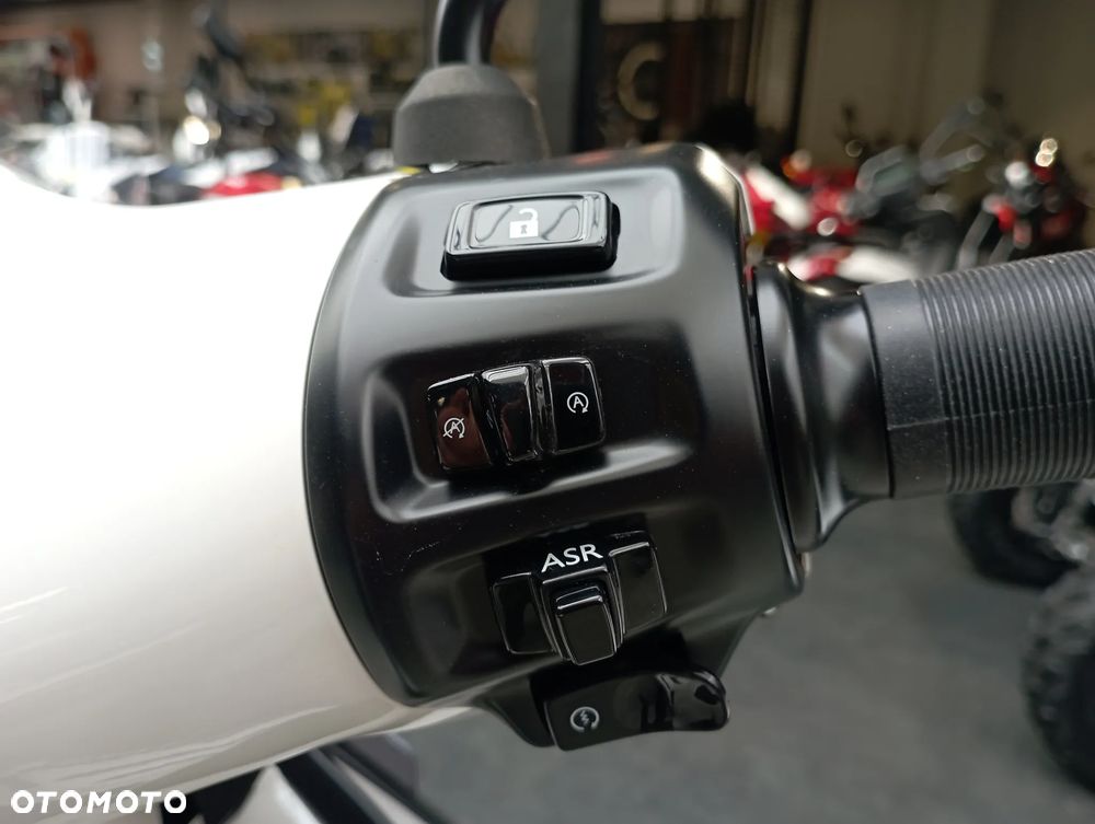 Vespa GTS - 12