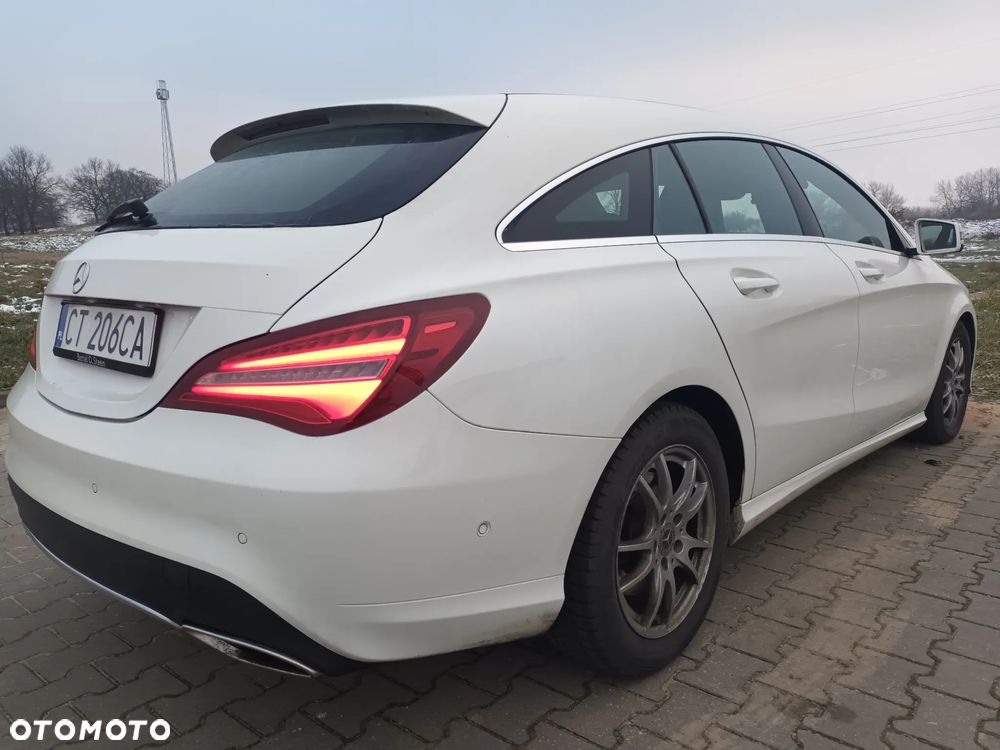 Mercedes-Benz CLA 180 7G-DCT SCORE - 3