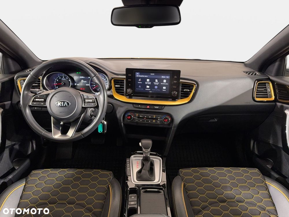 Kia XCeed - 16
