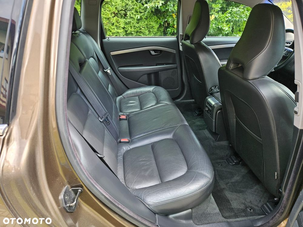 Volvo XC 70 2.4D AWD Summum - 26
