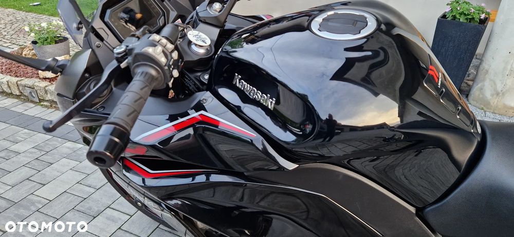 Kawasaki Ninja 1000 SX - 11