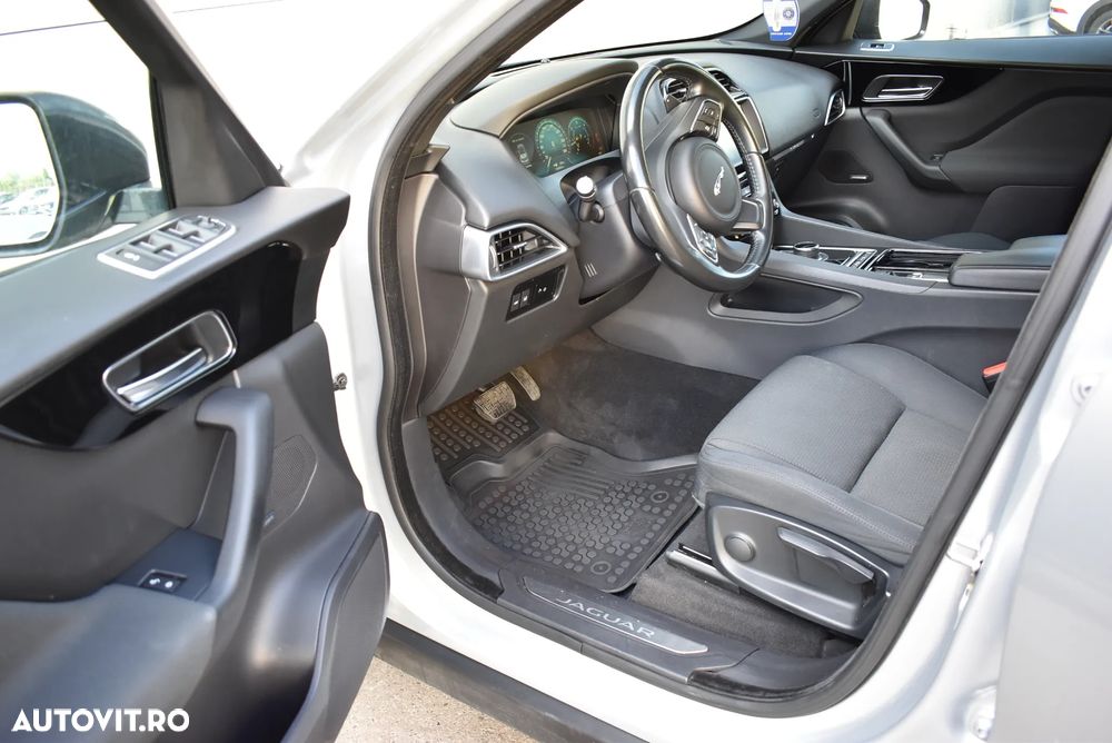 Jaguar F-Pace - 15
