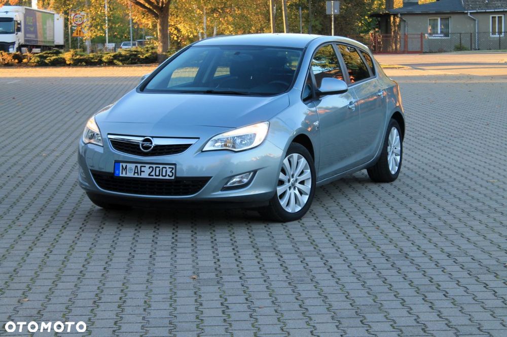 Opel Astra 2012 photo 4
