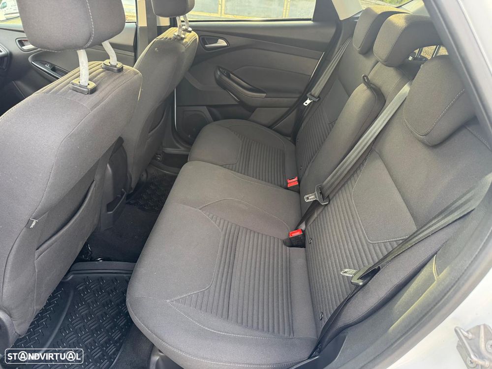 Ford Focus 1.0 EcoBoost S&S Aut. Trend - 9