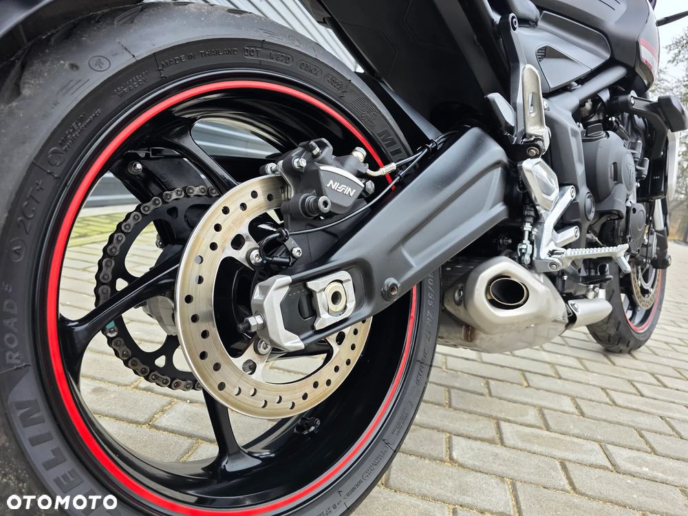 Triumph Trident - 18