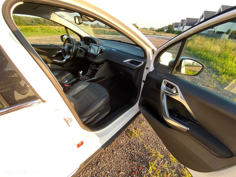 Peugeot 2008 PureTech 110 Stop&Start Allure - 17