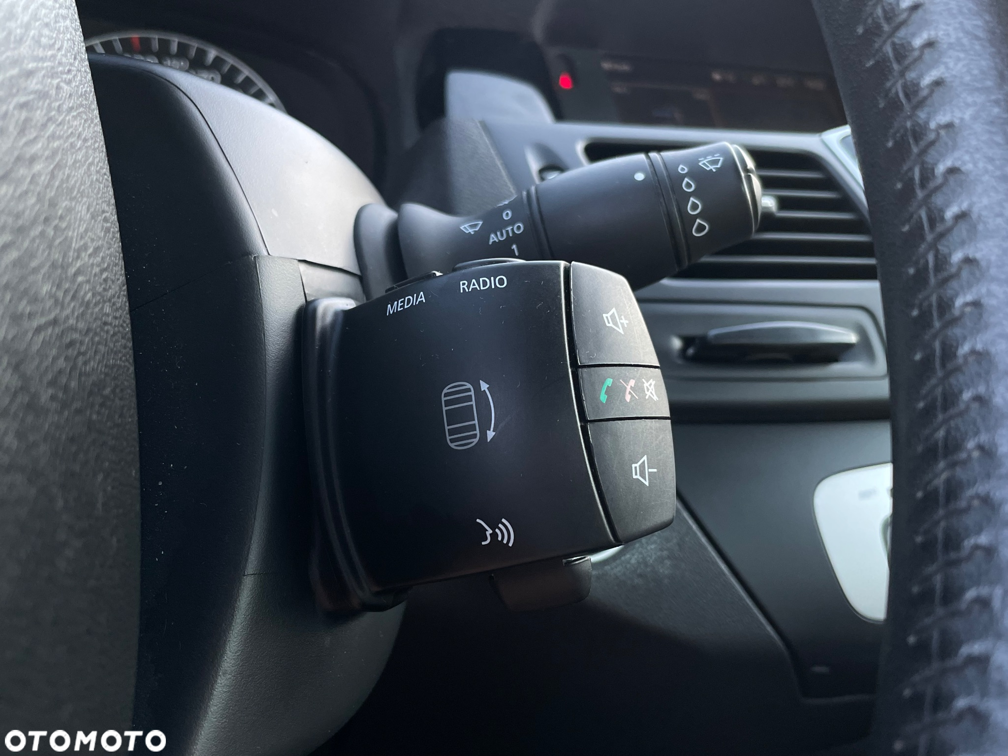 Renault Laguna Coupe dCi 150 FAP - 17