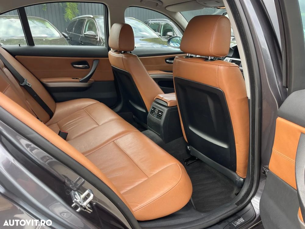 BMW Seria 3 320i - 7