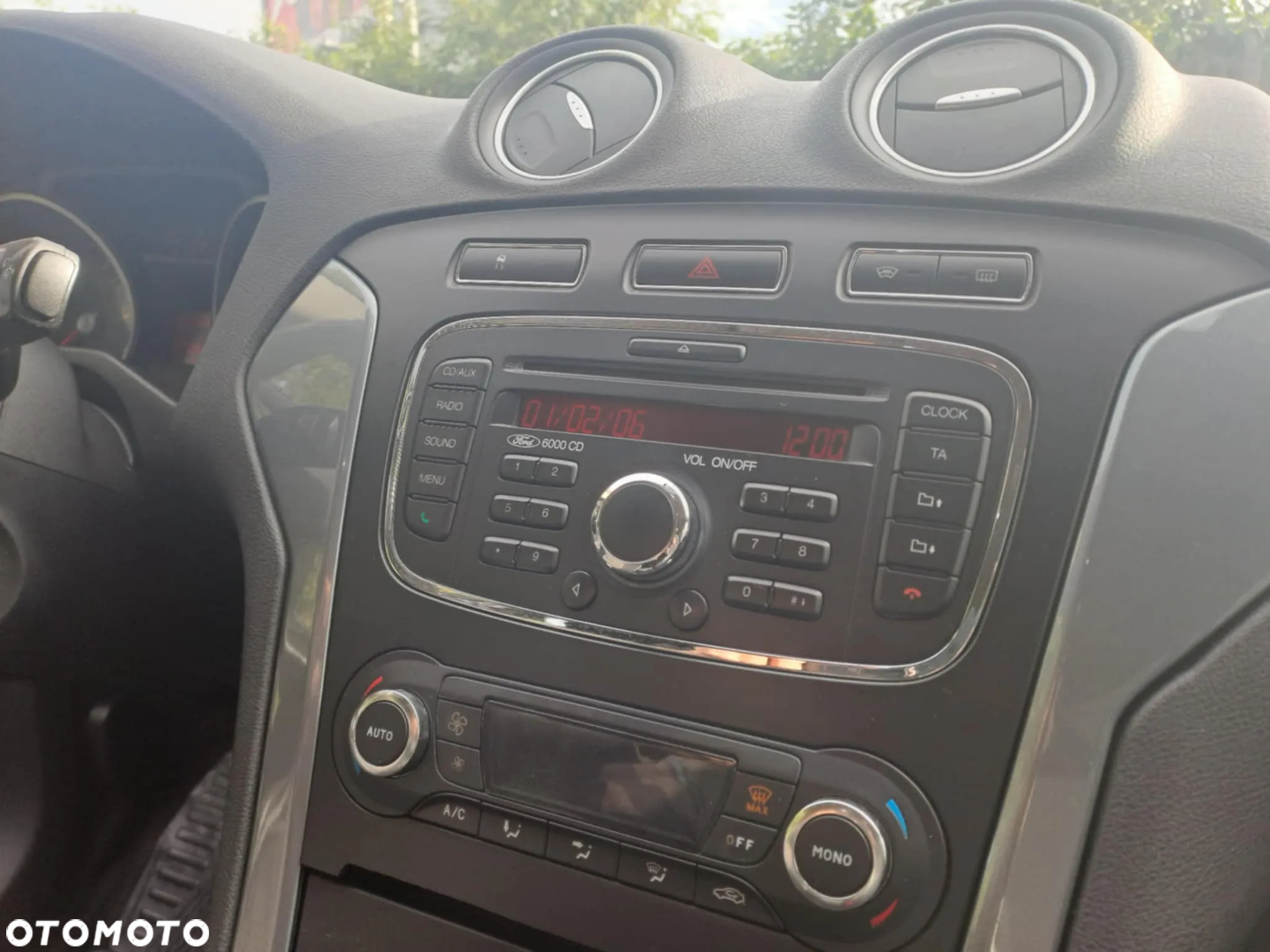 Ford Mondeo 1.8 TDCi Ambiente - 3