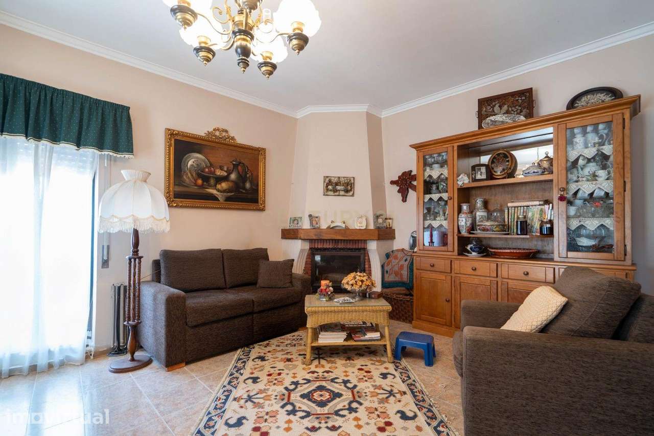 Duplex em Serpins, Lousã - 5 Quartos e Garagem - Grande imagem: 3/50