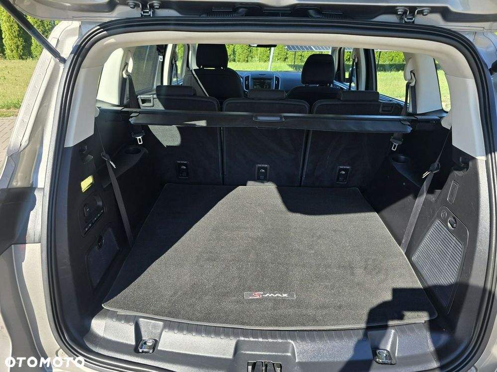 Ford S-Max - 19