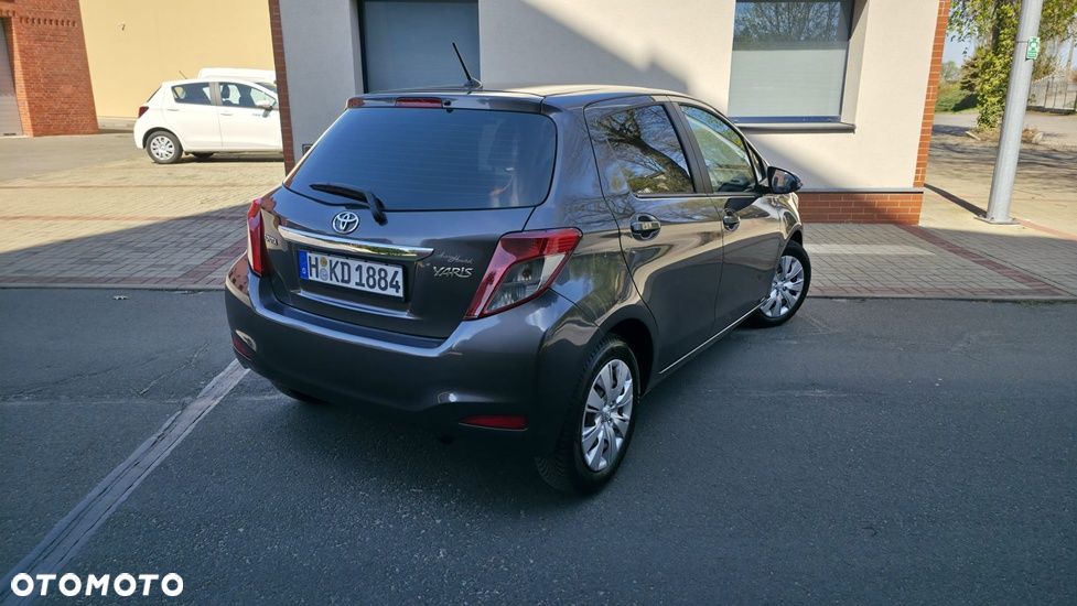 Toyota Yaris 1.33 Premium - 4