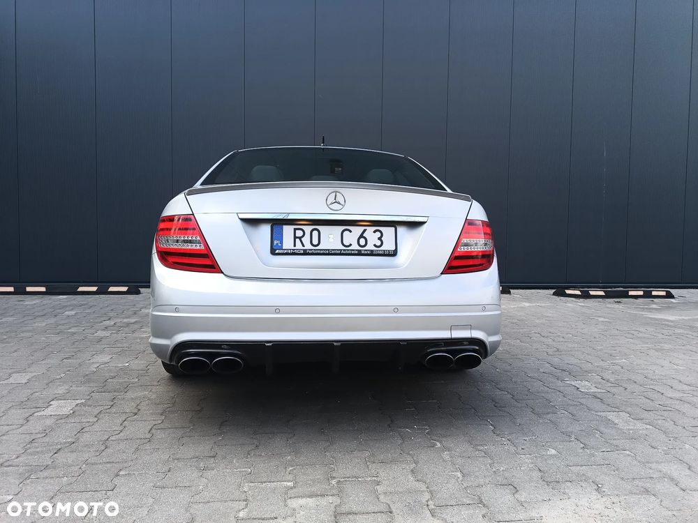 Mercedes-Benz Klasa C 63 AMG 7G-TRONIC Performance Plus SPORT EDITION - 18