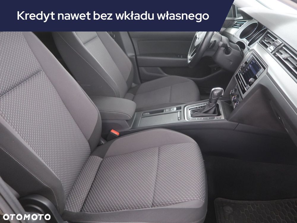 Volkswagen Passat - 11