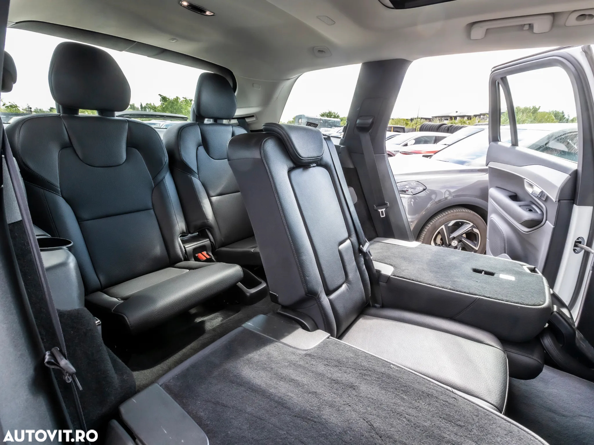 Volvo XC 90 T8 AWD Twin Engine Geartronic Momentum - 32
