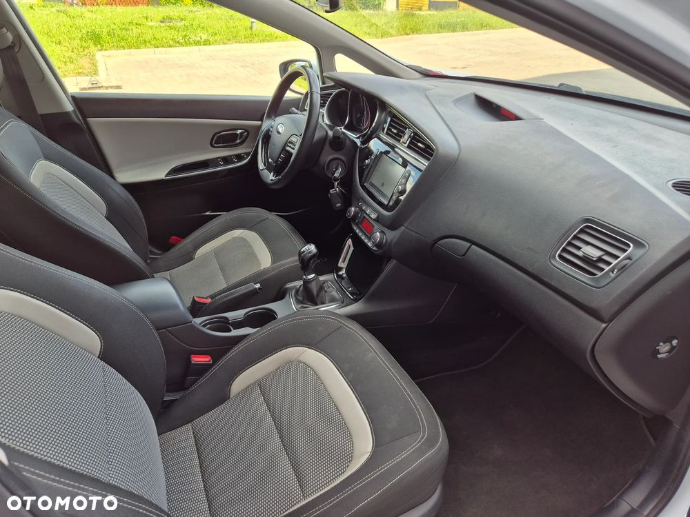 Kia Ceed 1.4 CVVT Dream-Team Edition - 21