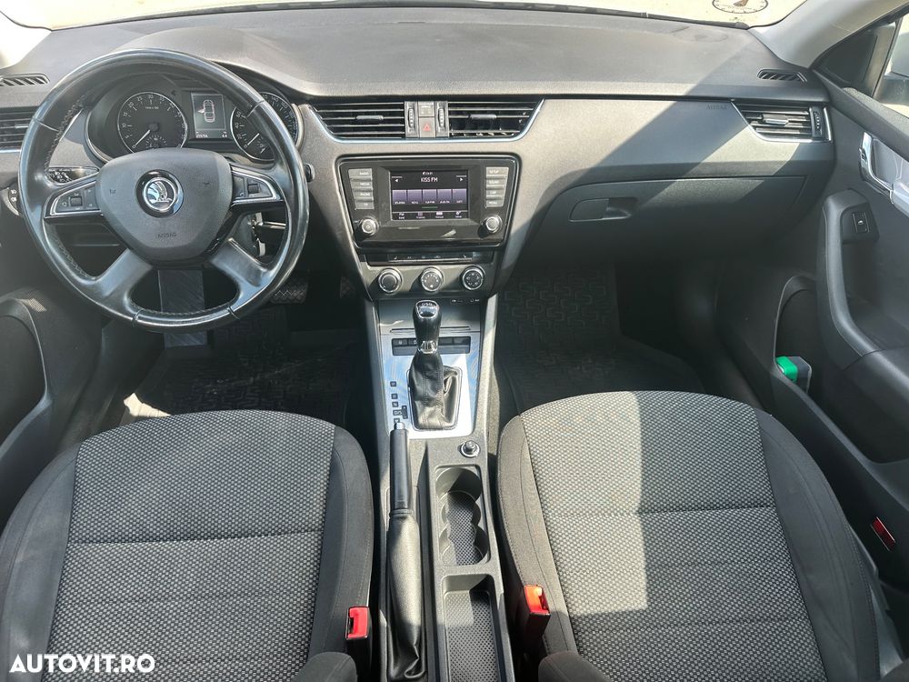 Skoda Octavia 1.6 TDI DPF DSG Active - 9