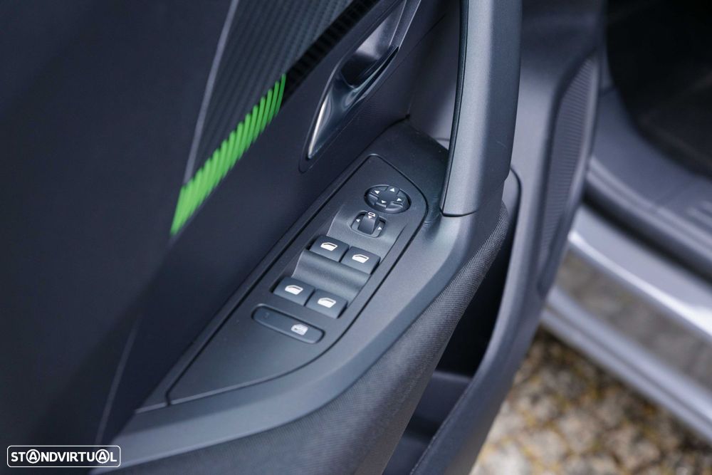 Peugeot e-2008 54 kWh Active - 11