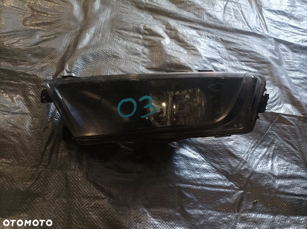 Skoda Octavia III halogen  lewy przód 5E0941699C