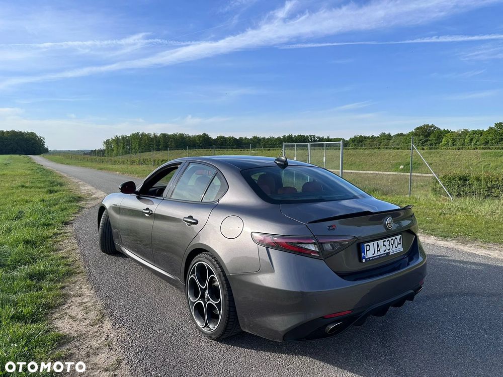 Alfa Romeo Giulia 2.0 Turbo 16V AT8 Veloce - 3
