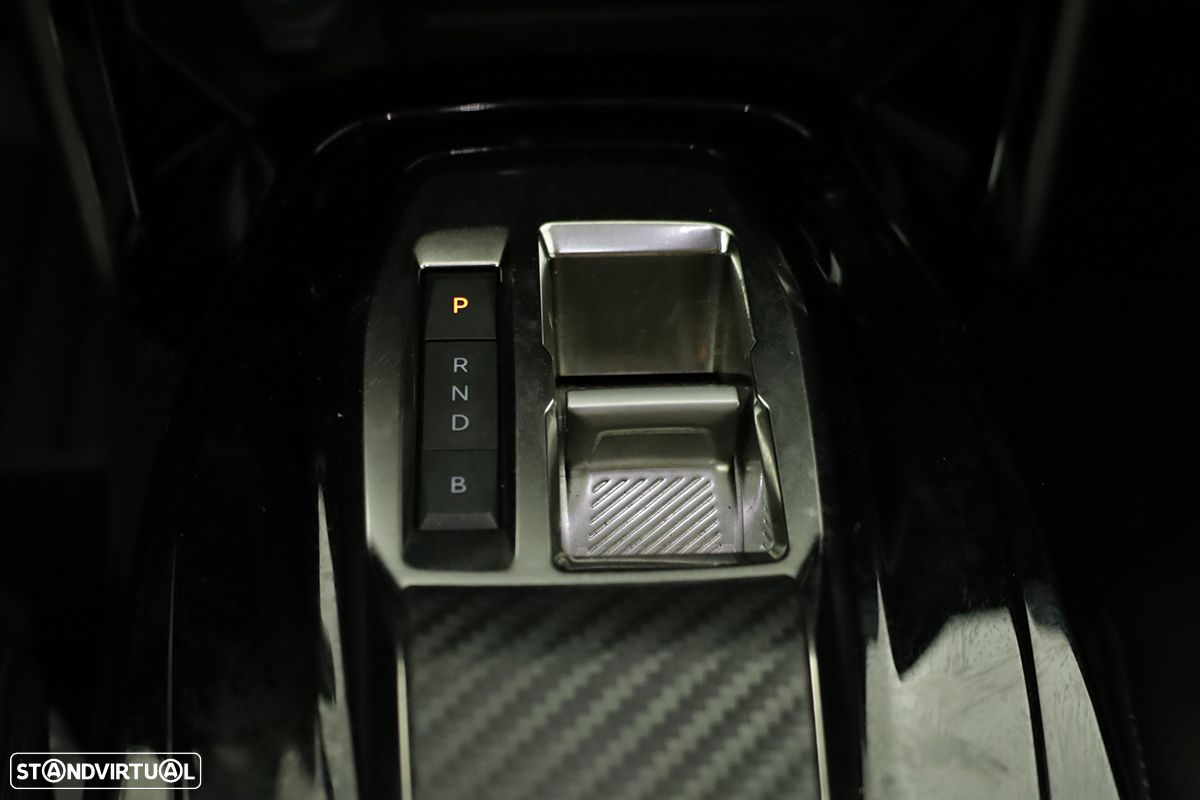 Peugeot e-2008 50 kWh GT - 15