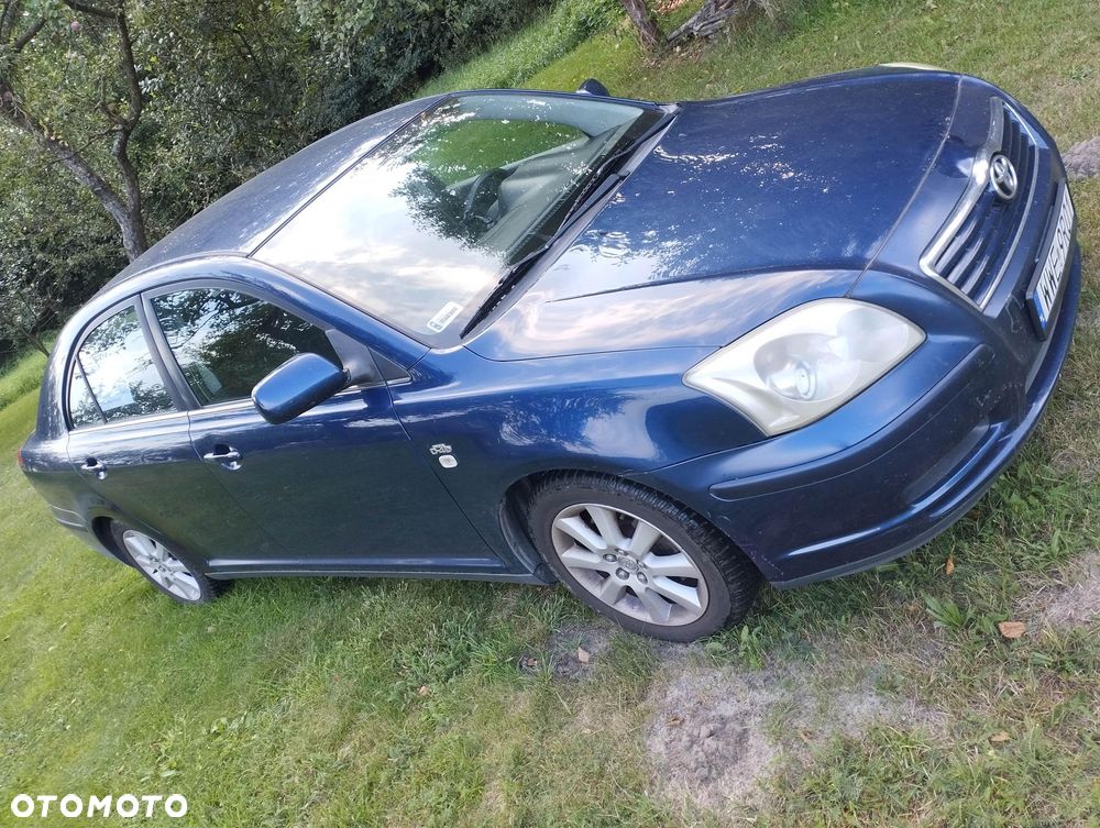 Toyota Avensis 2.0 D-4D Sol - 2