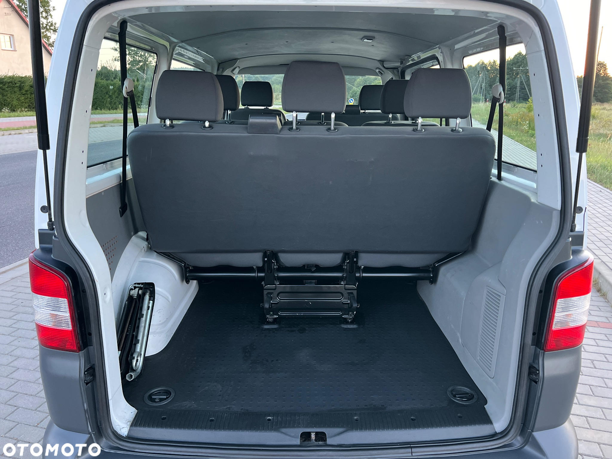 Volkswagen Transporter T5 TDI L1H1 - 25