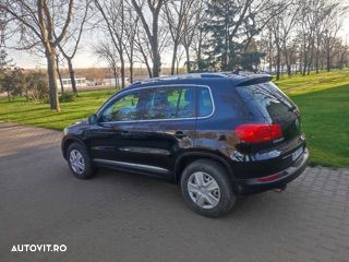 Volkswagen Tiguan - 5