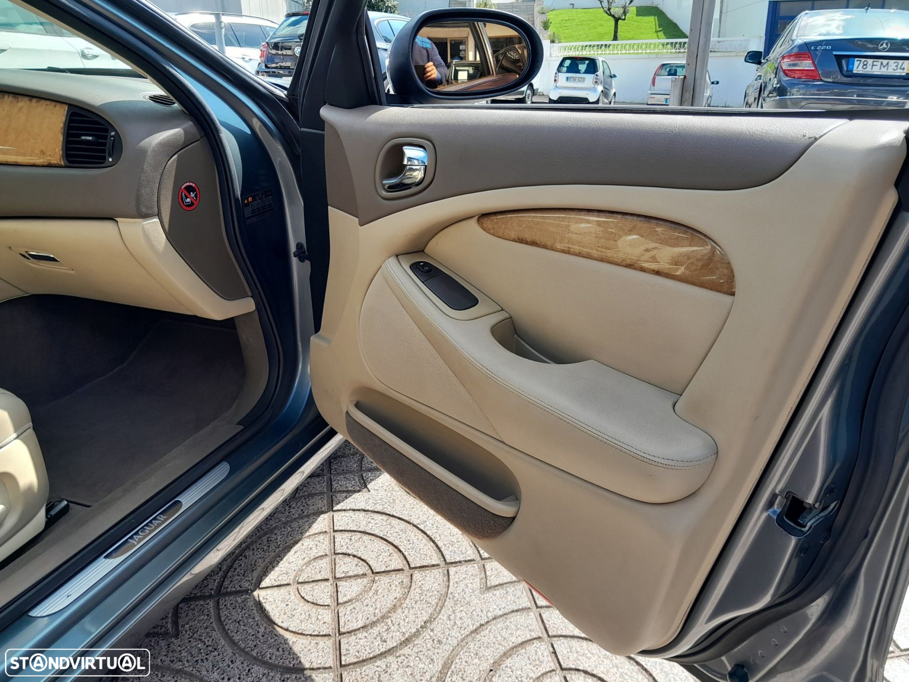 Jaguar S-Type 2.7 D V6 Executive Auto. - 16
